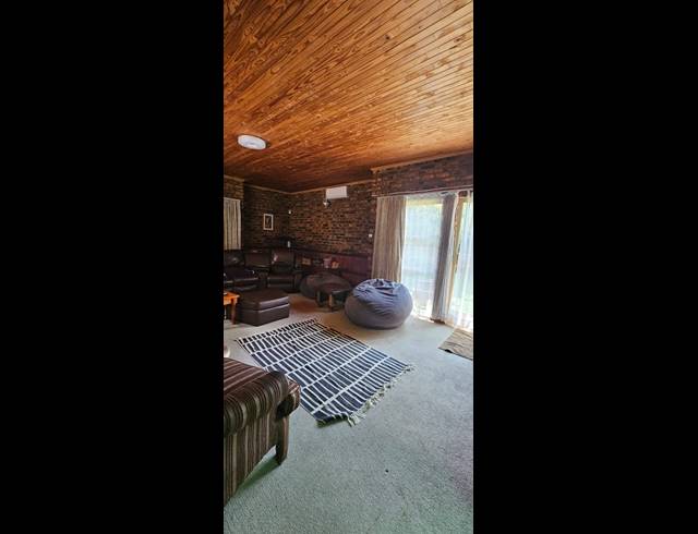 4 BEDROOM FREESTANDING FOR SALE IN BRITS CENTRAL